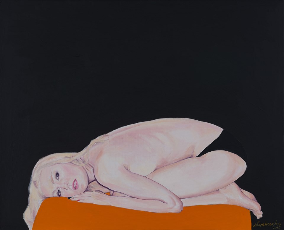 leżąca czarno pomarańcz